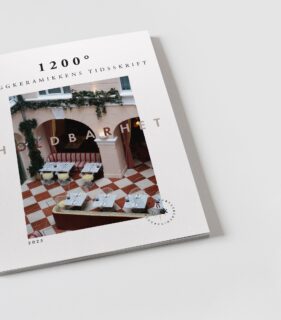 Hva betyr det egentlig at noe er holdbart? 👇
Det – og flere andre store spørsmål – er tema i den nyeste utgaven av NBKF’s magasin 1200°.

"Innholdet spenner fra kunnskapsrom og bærekraftig design til dyptpløyende refleksjoner om søppel, ansvar og langsiktighet.»

📖 Les magasinet på nbkf.no

NBKF (Norsk Byggkeramikkforening) er vår bransjeforeningen, og en viktig ressurs i arbeidet med å spre kunnskap og heve kompetansenivået i bransjen. ✨

#fliser #nbkf #byggkeramikk #fliskunnskap #fagflis #fagflisarkitektshowroom