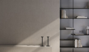 Minimalistisk interiør med ensfargede fliser fra serien Bera&Beren